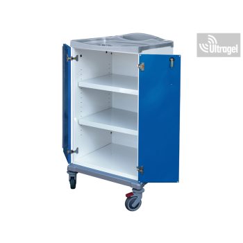 Zárható szekrényes ágyazó kocsi 3 polccal